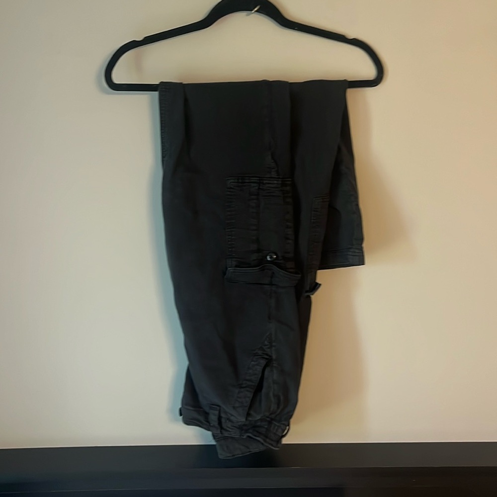 American Eagle Drape Cargo Trouser, size 4 long